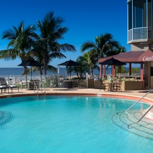 diamond_head_beach_cabin_crew_crew_connected_15