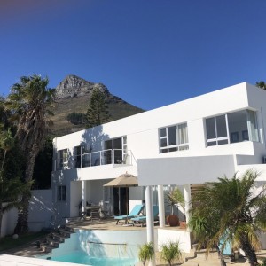 No1-Location-house-in-Camps-Bay-1_Crewconnected_Holiday_7