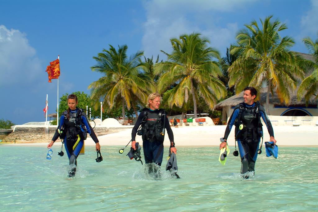 staff travel maldives