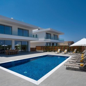 Villas_Cyprus_Flight_Airline_Staff_Holiday_Myidtravel_Crewconnected_2