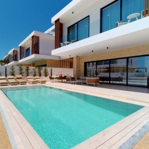 A_Crewconnected_holiday_Cyprus_1