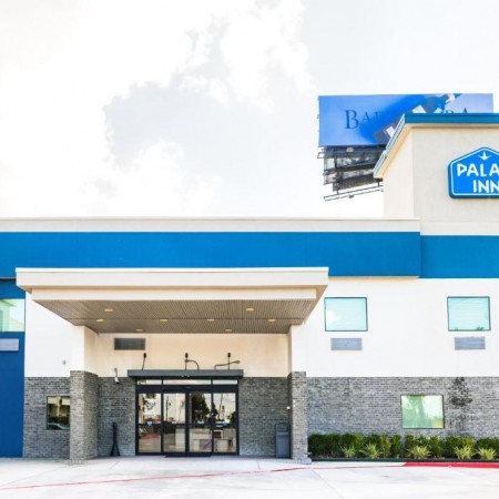 Palace Inn Blue IAH East_Crewconnected_Holidays_USA_